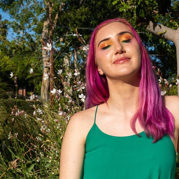 Meet your Posher, Jazmin - Picture 1 of 1